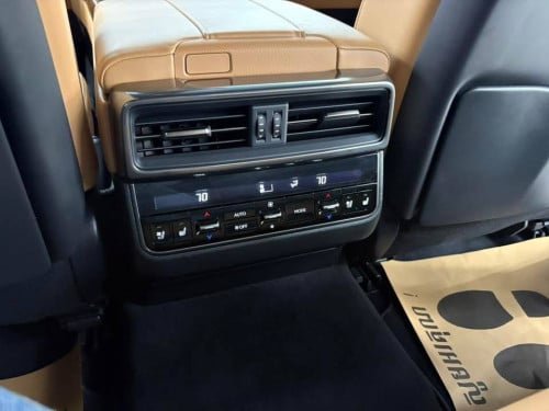 Lexus LX600 2023 Luxury Full option USA Spec DVD Remote Start soft doorក្នុងការ៉ុត NexTax