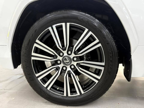 Lexus LX600 2023 Luxury Full option USA Spec DVD Remote Start soft doorក្នុងការ៉ុត NexTax
