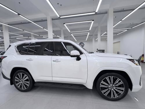 Lexus LX600 2023 Luxury Full option USA Spec DVD Remote Start soft doorក្នុងការ៉ុត NexTax