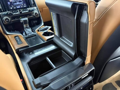 Lexus LX600 2023 Luxury Full option USA Spec DVD Remote Start soft doorក្នុងការ៉ុត NexTax
