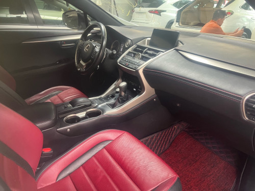 Lexus NX 200t F Sport  2017  6 buttons