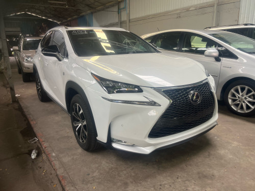 Lexus NX 200t F Sport  2017  6 buttons