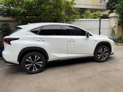 Lexus Nx200T option Arab full