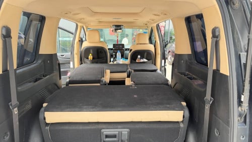 Model STARIA 220 2022