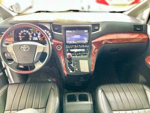 Model: Toyota Alphard MPV Minivan