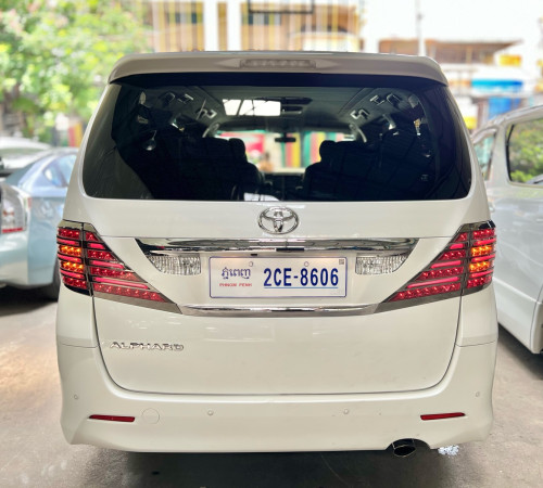 Model: Toyota Alphard MPV Minivan
