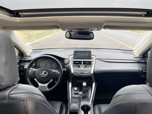 Nx200t 2015 up F-Sport ក្រដាសពន្ធ