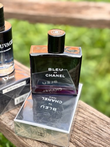 Perfume cloone bong bong need inbox mean stock jern dior sauvage 100ml-25$ blue channel 100ml-13$