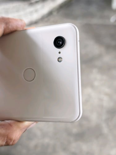 Pixel 3xl USA 128G នៅខ្ចី ថ្មកាន់ កាមេរា ច្បាស់ លក់63$។