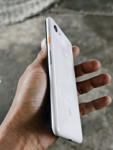 Pixel 3xl USA 128G នៅខ្ចី ថ្មកាន់ កាមេរា ច្បាស់ លក់63$។