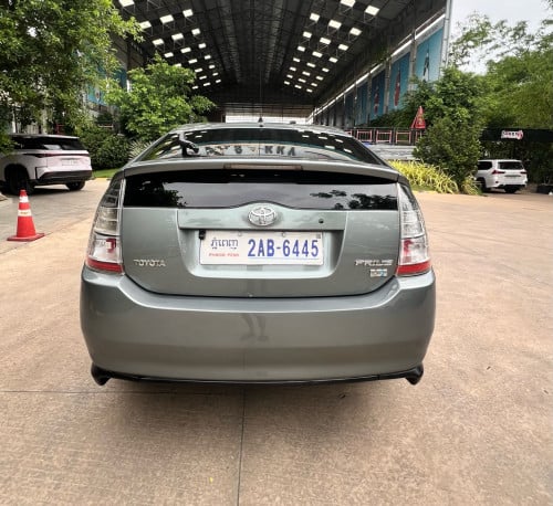Prius 04 full option ធានាឡានស្អាតខ្លាំង