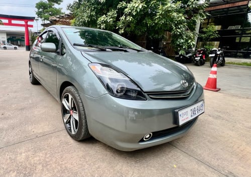 Prius 04 full option ធានាឡានស្អាតខ្លាំង