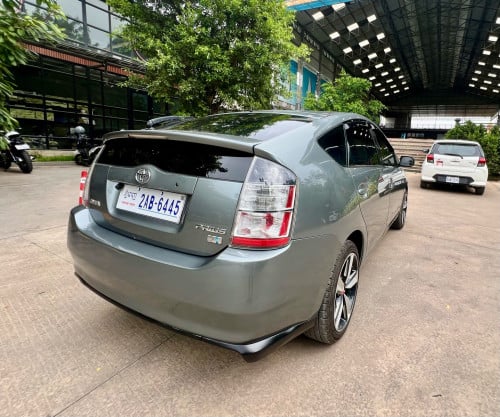 Prius 04 full option ធានាឡានស្អាតខ្លាំង