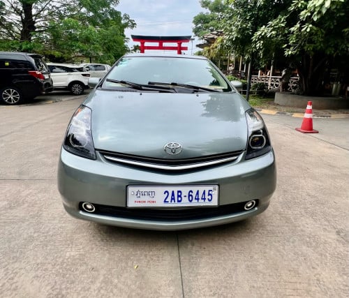 Prius 04 full option ធានាឡានស្អាតខ្លាំង