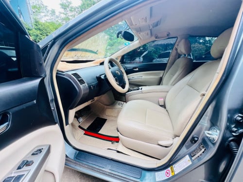 Prius 04 full option ធានាឡានស្អាតខ្លាំង