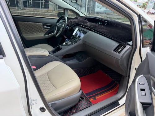 Prius 2011 option 2 ម្ចាស់ដេីម