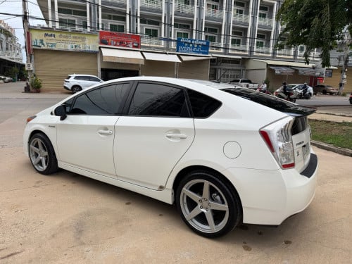 Prius 2011 option 2 ម្ចាស់ដេីម