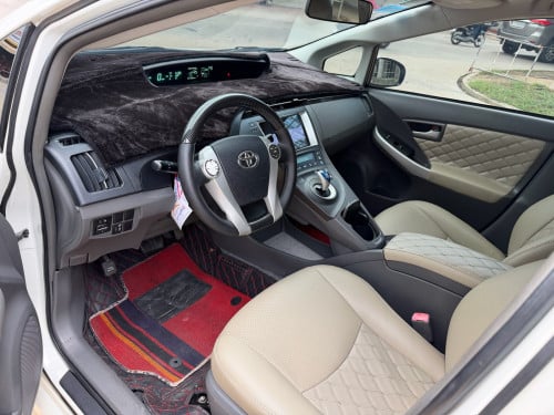 Prius 2011 option 2 ម្ចាស់ដេីម