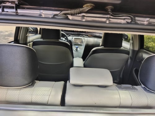 Prius 2011 Option4 សូឡា​បេីកដំបូល Sell 16500$ត