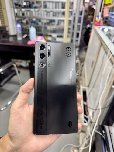 Redmagic9pro plus 1TB Ram24G Sim2 CH ម៉ាសុីនសានុំបែកខ្នងតិច