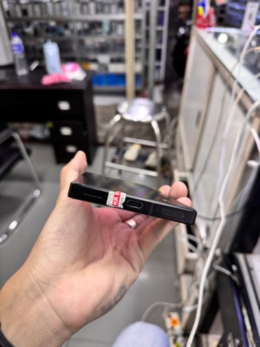 Redmagic9pro plus 1TB Ram24G Sim2 CH ម៉ាសុីនសានុំបែកខ្នងតិច