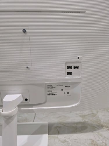 Samsung smart monitor 32in - M7