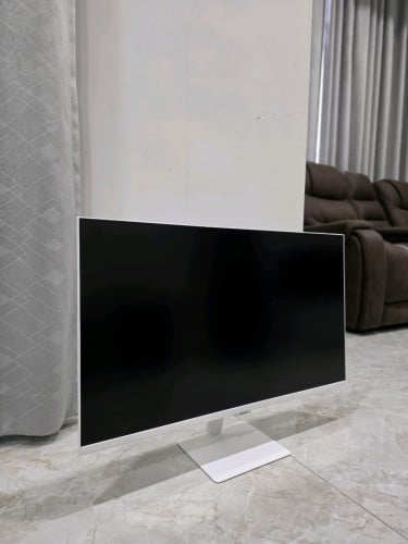 Samsung smart monitor 32in - M7