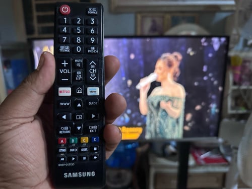 Smart tv Samsung ១ទឹកស្អាត 32”