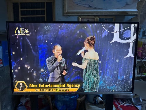 Smart tv Samsung ១ទឹកស្អាត 32”