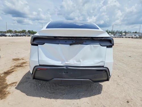 Tesla model Y 2026 long rang