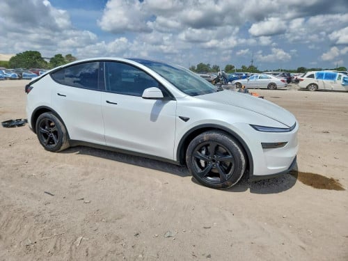 Tesla model Y 2026 long rang