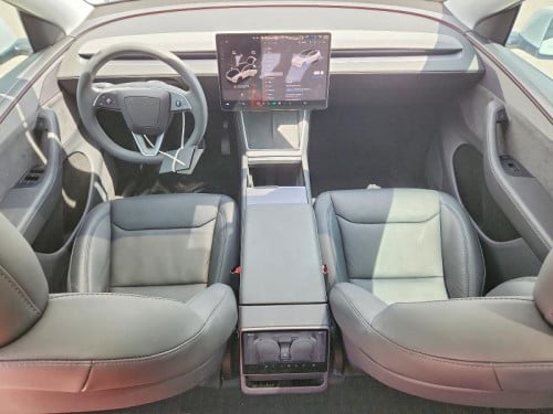 Tesla model Y 2026 long rang