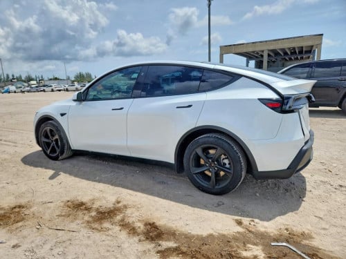 Tesla model Y 2026 long rang