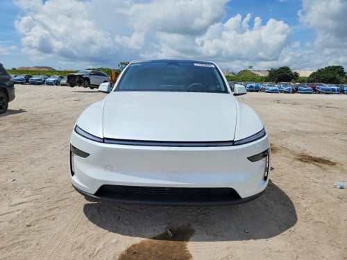 Tesla model Y 2026 long rang