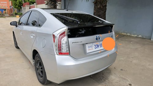toyata prius 2012 option4 Deluxe sola