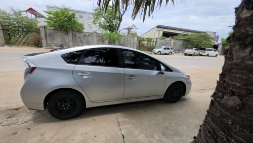 toyata prius 2012 option4 Deluxe sola