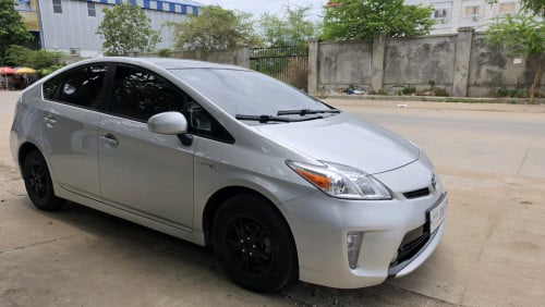 toyata prius 2012 option4 Deluxe sola