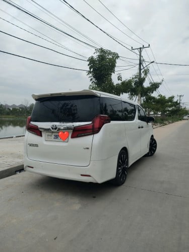 Toyota alphard 2016