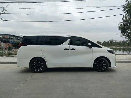 Toyota alphard 2016