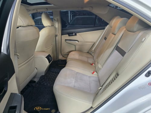 Toyota Camry Hybrid XLE 2013 Full Option