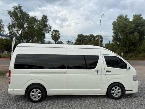 Toyota Haice 016 ម៉ាស៊ូតលេខដៃ លក់