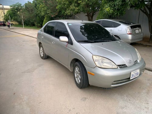 Toyota Prius 2001 hybrid ឡានមូល100%