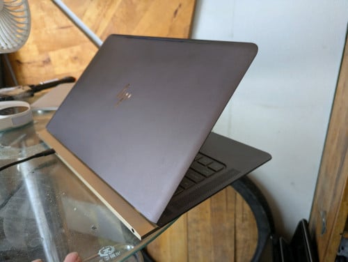 Very slim HP spectre/Core i5-7200u 2.5Ghz/ram8/SSD256/13inch