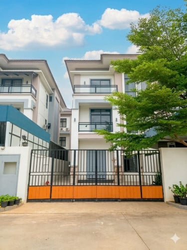 Villa For Rent📍Borey Rith St. 598