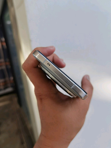 Vivo X200Pro CH 16/512G នៅខ្ចី Full set box