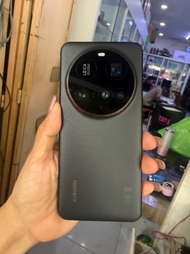 Xiaomi 15 ultra Ram:16G Rom: 512GColor