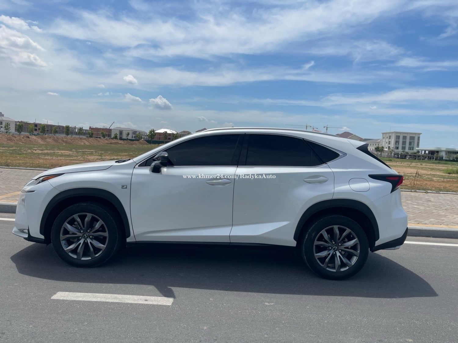 LEXUS NX200t F-SPORT ម្ចាស់ដើម ចង់លក់