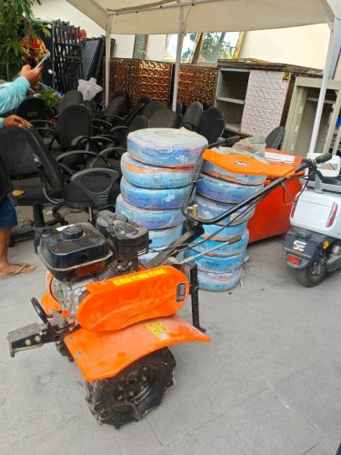 ម៉ាស៊ីនភ្ជួរដីមួយទឹក