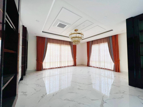 វីឡាឃីងអេកាច់កែង សម្រាប់លក់ក្នុងបុរីប៉េងហួតបឹងស្នោរ