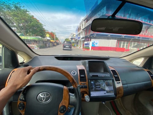 ឡាន លក់ឬ សាង